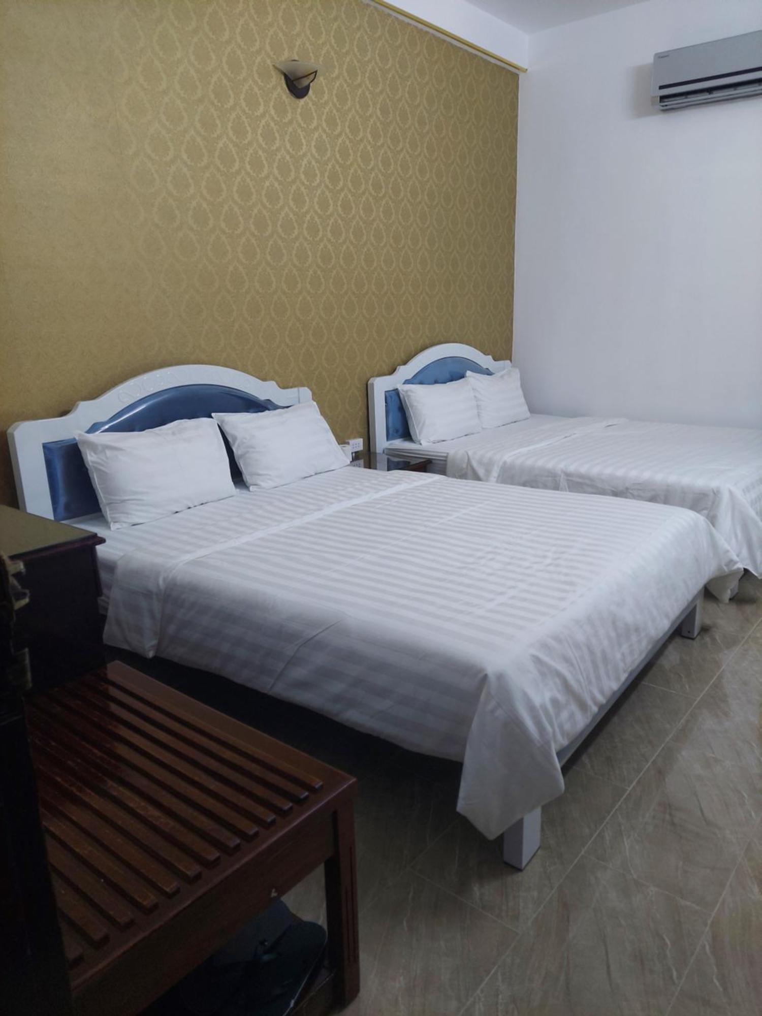 Khach San Trung Mai Hotel Хошимин Екстериор снимка