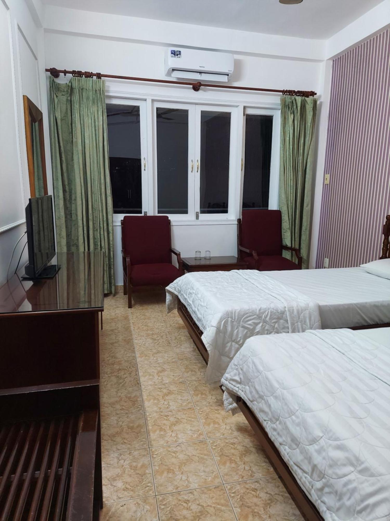 Khach San Trung Mai Hotel Хошимин Екстериор снимка