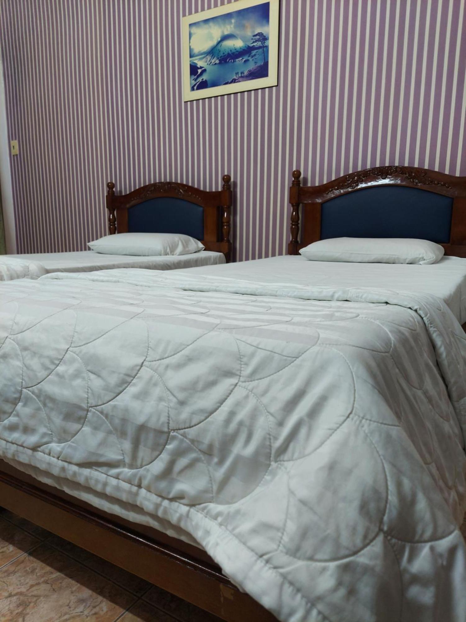 Khach San Trung Mai Hotel Хошимин Екстериор снимка
