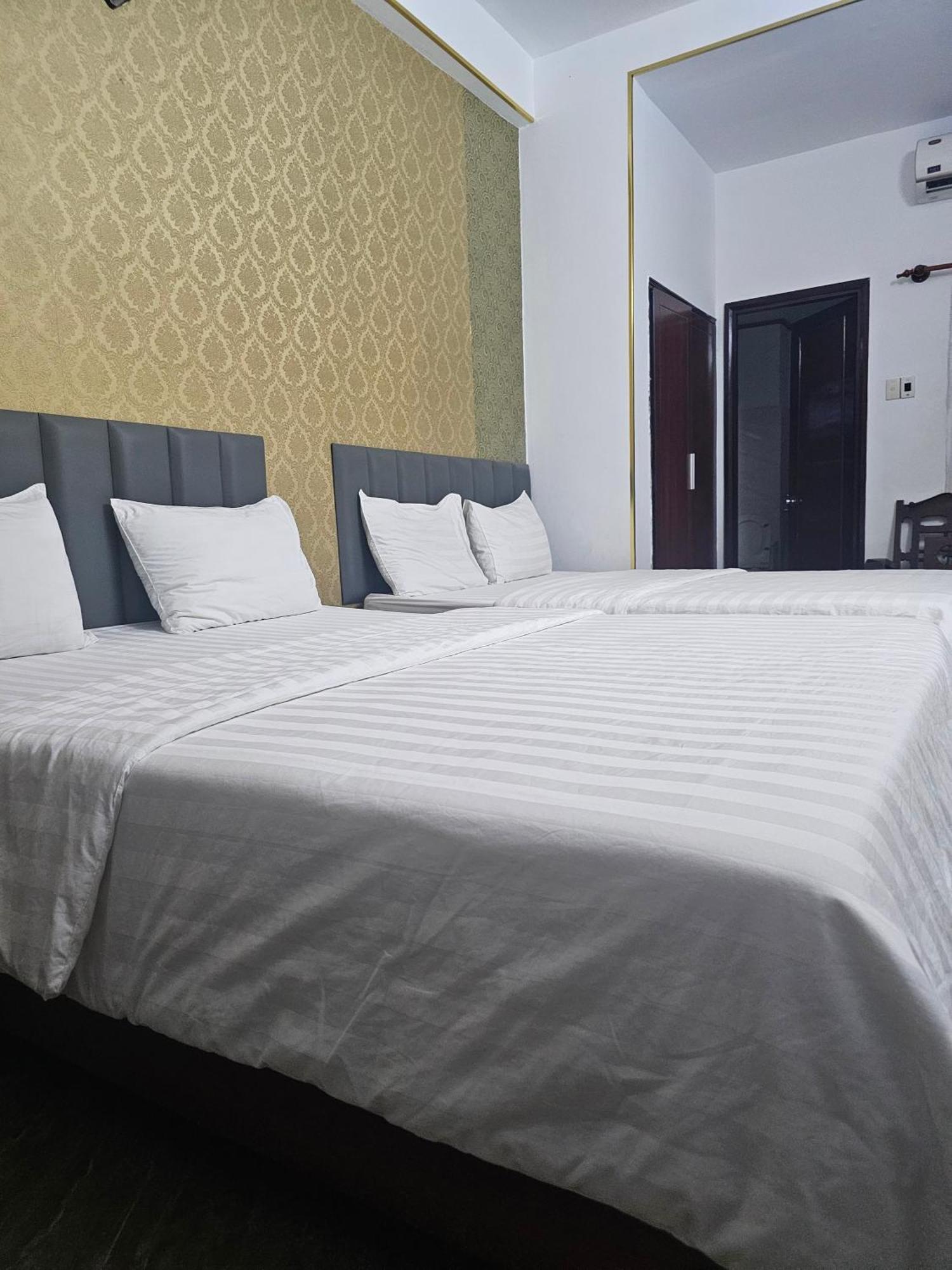 Khach San Trung Mai Hotel Хошимин Екстериор снимка