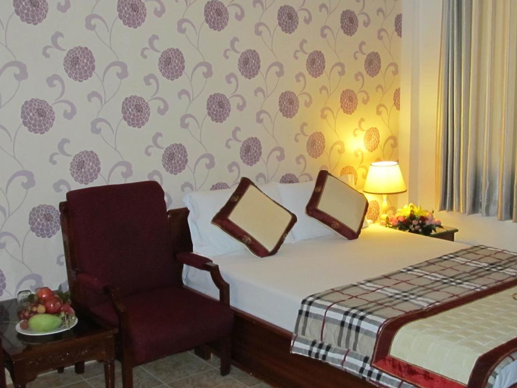 Khach San Trung Mai Hotel Хошимин Стая снимка