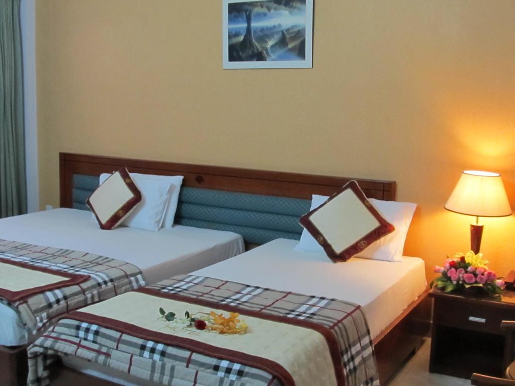 Khach San Trung Mai Hotel Хошимин Стая снимка